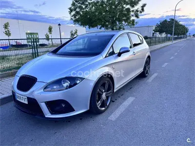 Usado Seat Leon Sport 140 CV (102 kW) 2007 Gris / plata Utilitario