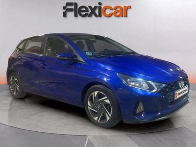 Usado Hyundai i20 101 CV (74 kW) 2021 Blanco Berlina