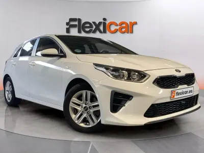 Usado Kia Ceed 120 CV (88 kW) 2022 Blanco Utilitario