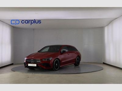 Usado Mercedes CLA200 Shooting Brake 150 CV (110 kW) 2025 Rojo Familiar