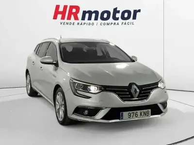 Usado Renault Mégane GrandTour Zen 130 CV (95 kW) 2018 Gris Familiar
