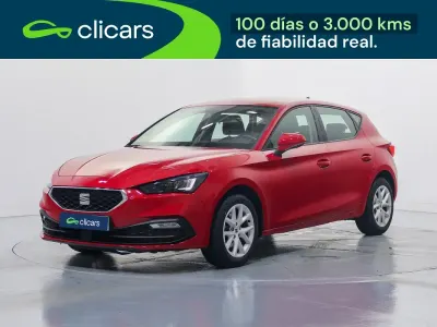 Usado Seat Leon Reference 110 CV (80 kW) 2021 Rojo Berlina