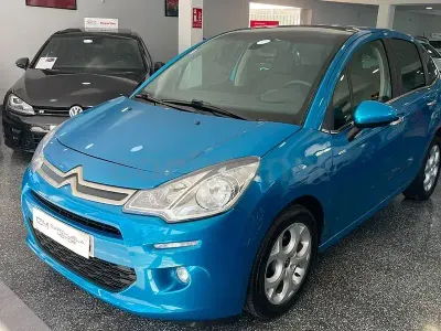 Usado Citroën C3 Exclusive 99 CV (72 kW) 2016 Azul Berlina
