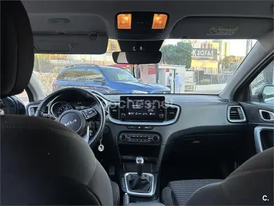 Usado Kia Ceed 100 CV (73 kW) 2022 Azul Utilitario
