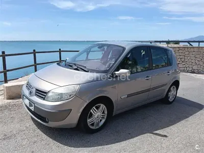 Usado Renault Scenic E-Tech Dynamique 80 CV (58 kW) 2004 Beige Monovolumen