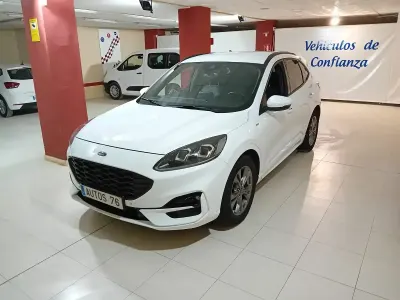 Usado Ford Kuga ST-Line 120 CV (88 kW) 2022 Blanco SUV