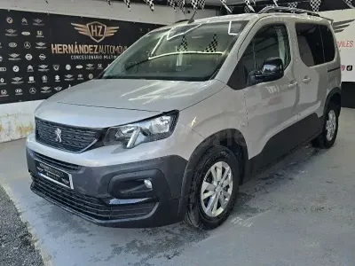 Usado Peugeot Rifter Active 130 CV (95 kW) 2020 Gris / plata Monovolumen