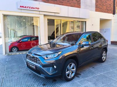 Gris / plata Usado 2020 Toyota RAV4 Hybrid Advance SUV | 31.990 € (Un poco caro)