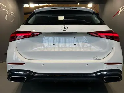 Usado Mercedes C220 200 CV (147 kW) 2022 Blanco Familiar