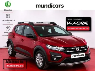 Usado Dacia Sandero Comfort 91 CV (66 kW) 2021 Rojo Utilitario