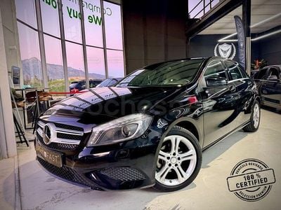 Usado Mercedes A180 Urban 109 CV (80 kW) 2015 Negro Berlina