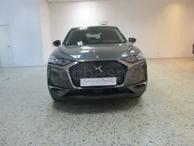 Usado DS Automobiles DS3 Crossback So Chic 110 CV (80 kW) 2022 Gris / plata SUV