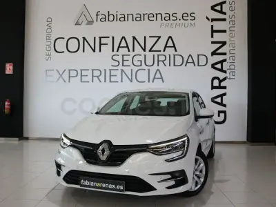 Usado Renault Mégane II Life 115 CV (84 kW) 2021 Blanco Berlina