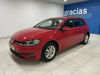 Käytetty VW Golf VII Advance 115 HP (84 kW) 2018 Punainen