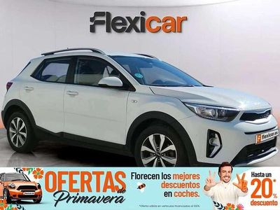 Usado Kia Stonic 84 CV (61 kW) 2022 Blanco SUV