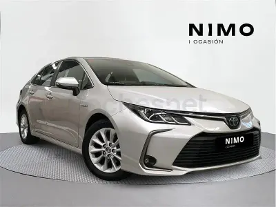Usado Toyota Corolla Active 122 CV (89 kW) 2021 Gris / plata Berlina