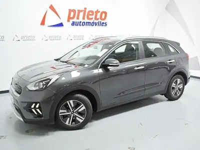 Usado Kia Niro 141 CV (103 kW) 2022 Gris SUV