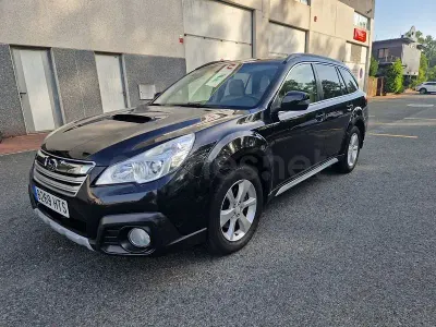Usado Subaru Outback 150 CV (110 kW) 2013 Negro Familiar