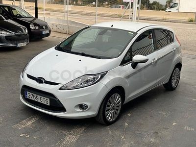 Usado Ford Fiesta Titanium 96 CV (70 kW) 2011 Blanco Utilitario