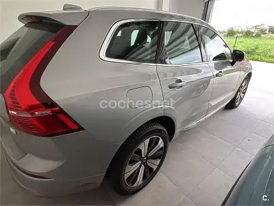 Usado Volvo XC60 Core 350 CV (257 kW) 2023 Gris / plata SUV