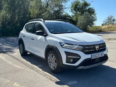 Usado Dacia Sandero Essentiel 100 CV (73 kW) 2021 Blanco Berlina