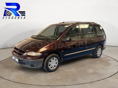 Usado Chrysler Voyager 151 CV (111 kW) 1997 Granate Monovolumen