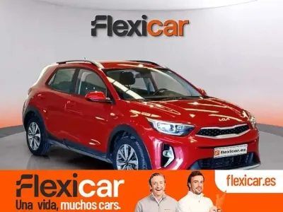 Usado Kia Stonic 101 CV (74 kW) 2022 Burdeos SUV