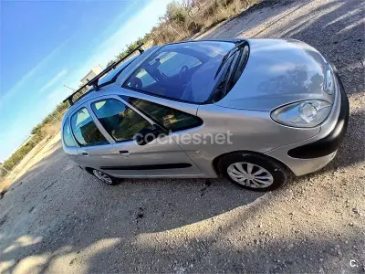Usado Citroën Xsara Picasso Exclusive 90 CV (66 kW) 2003 Gris / plata Monovolumen