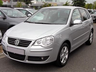 Usado VW Polo Advance 80 CV (58 kW) 2006 Gris / plata Utilitario
