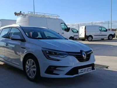 Usado Renault Mégane GrandTour Equilibre 116 CV (85 kW) 2022 Blanco Familiar