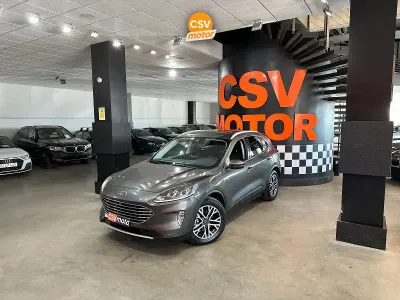 Usado Ford Kuga Titanium 226 CV (166 kW) 2021 Gris SUV