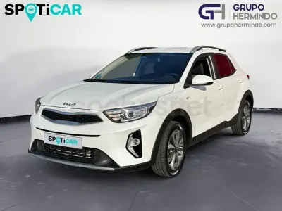 Usado Kia Stonic 100 CV (73 kW) 2025 Blanco SUV