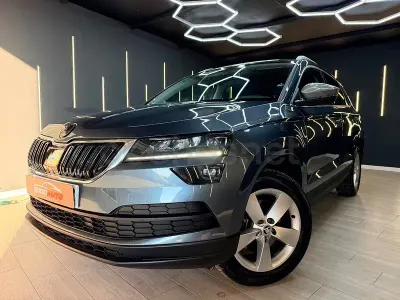 Usado Skoda Karoq Style 150 CV (110 kW) 2018 Gris / plata SUV