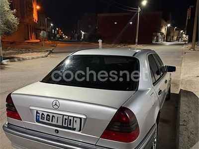 Usado Mercedes C240 Classic 170 CV (125 kW) 1999 Gris / plata Berlina