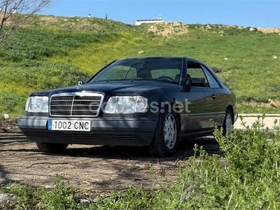Usado Mercedes E220 150 CV (110 kW) 1994 Negro Coupe