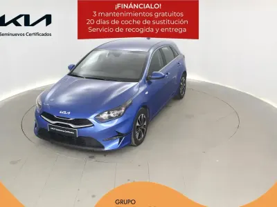 Begagnad Kia Ceed 100 HK (73 kW) 2025 Blå Halvkombi