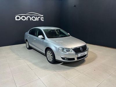 Gris Usado 2006 VW Passat Highline Berlina | 6500 € (Un poco caro)