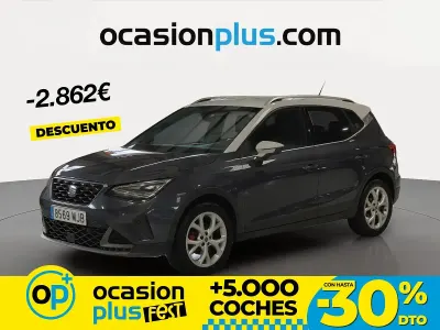 Usado Seat Arona FR 150 CV (110 kW) 2023 Gris / plata SUV
