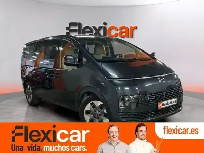Usado Hyundai Staria 177 CV (130 kW) 2023 Gris Monovolumen