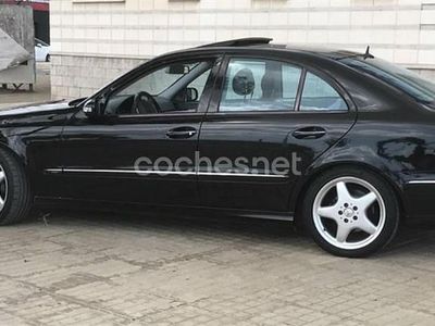 Usado Mercedes E320 Avantgarde 204 CV (150 kW) 2003 Negro Berlina