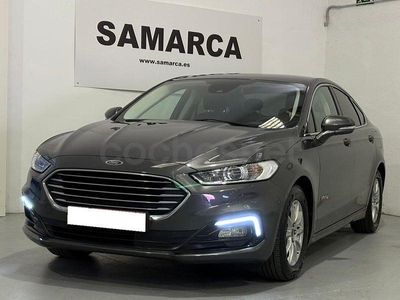 Usado Ford Mondeo Trend 187 CV (137 kW) 2019 Gris / plata Berlina