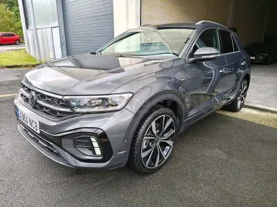 Usado VW T-Roc R-line 150 CV (110 kW) 2025 Gris / plata SUV
