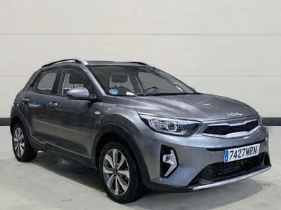 Usado Kia Stonic 101 CV (74 kW) 2024 Gris SUV