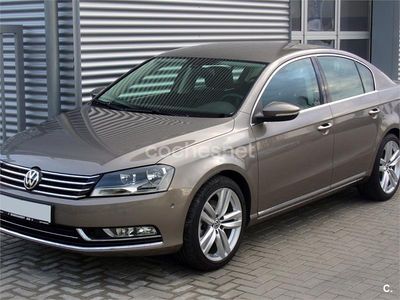 Usado VW Passat Highline 140 CV (102 kW) 2011 Beige Berlina