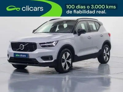 Usado Volvo XC40 R-Design 129 CV (94 kW) 2021 Plateado SUV
