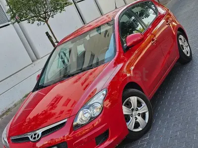 Usado Hyundai i30 Comfort 109 CV (80 kW) 2009 Rojo Berlina