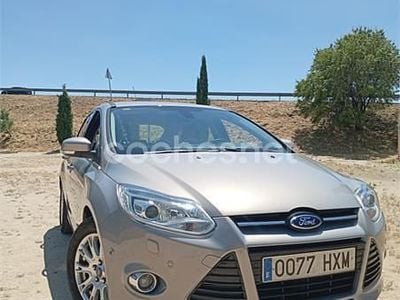 Gris / plata Usado 2014 Ford Focus Titanium Berlina | 6400 € (Buen precio)