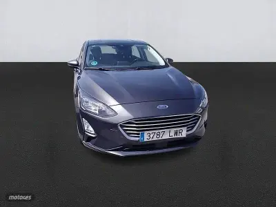 Usado Ford Focus Trend 120 CV (88 kW) 2022 Gris Berlina