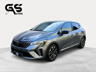 Usado Renault Clio Techno 90 CV (66 kW) 2025 Gris Utilitario