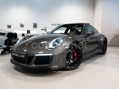 Porsche 911 Carrera 4 GTS
